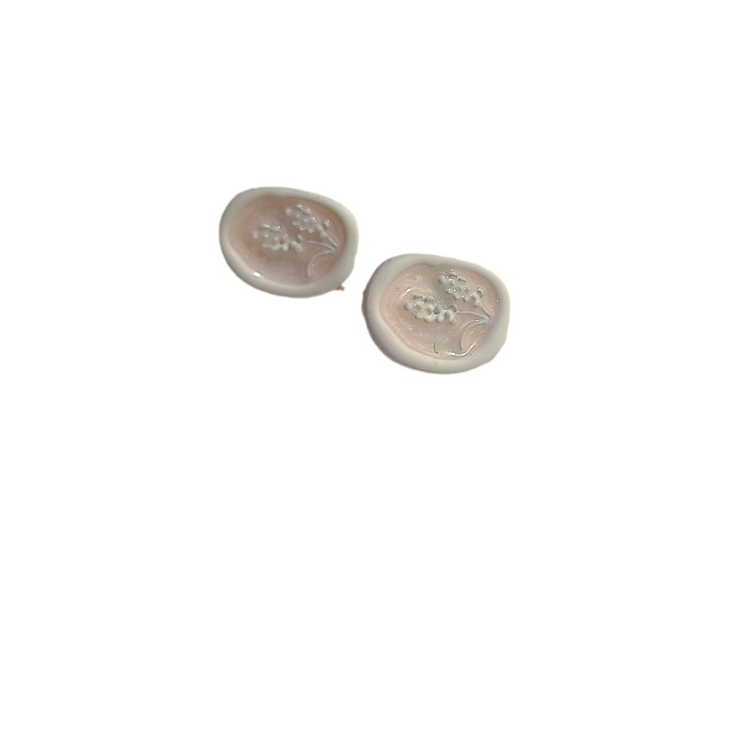 Spring flower stud earrings are a sweet and versatile Korean-style, unique and elegant design. They are gentle and ins-style earrings for sweet girls Item Picture