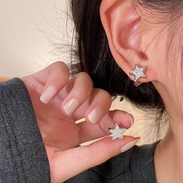 Small and exquisite, slightly diamond-encrusted five-pointed star ear studs for women, unique and versatile, elegant ear studs, light luxury and fashionable earrings details Picture