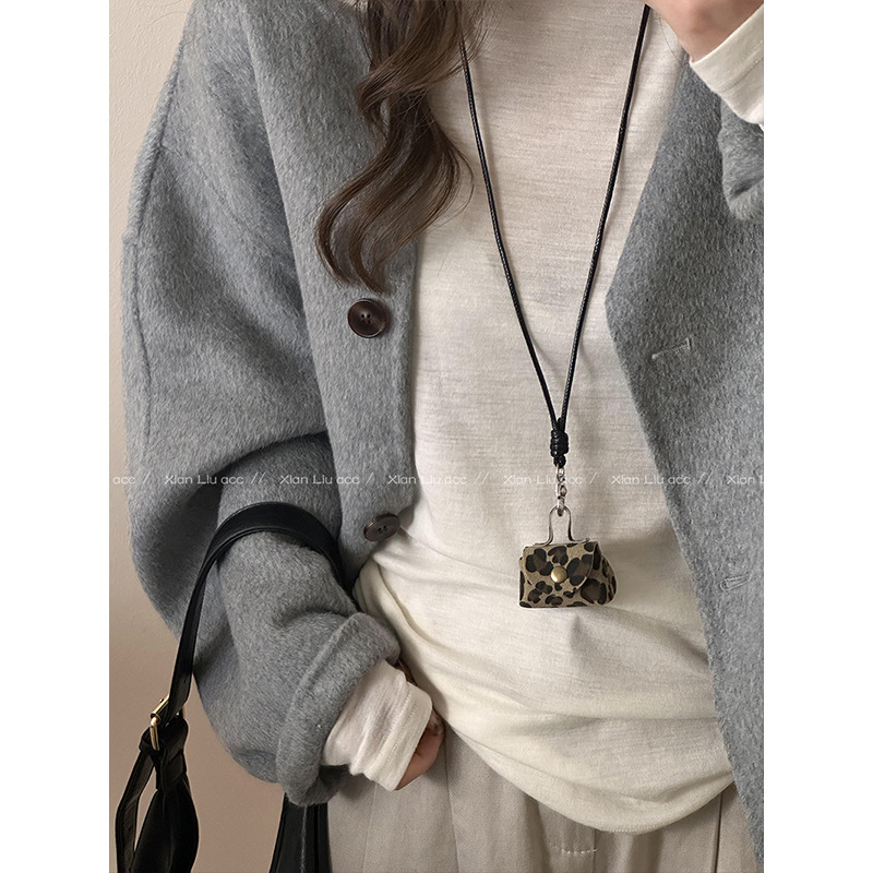 Retro coffee-colored leopard print small bag necklace, women's autumn and winter style long sweater chain headphones, coin purse pendant accessories details Picture