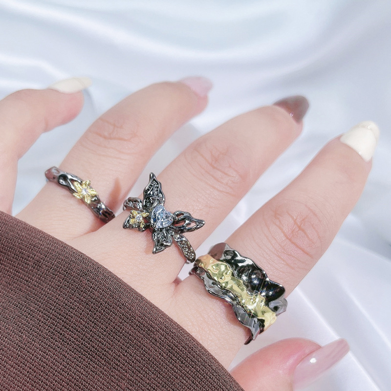 Dark personality, retro and simple open ring, women's fashion, versatile, niche design, high-end, cold style index finger ring Application Scenario