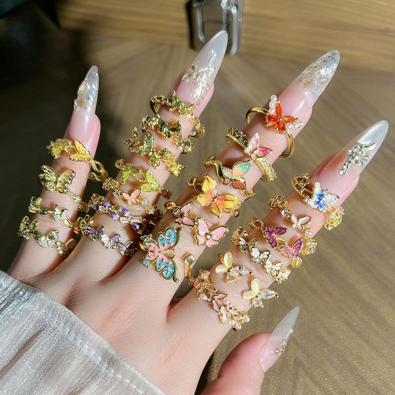A retro court-style gradient color butterfly layered personalized ring, a new high-end and fashionable index finger ring for women full figure