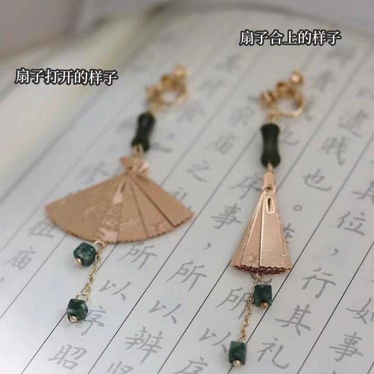 New Chinese-style handcrafted foldable ancient-style fan earrings for women, new Chinese-style long tassel ear clips, ear studs and earrings Application Scenario