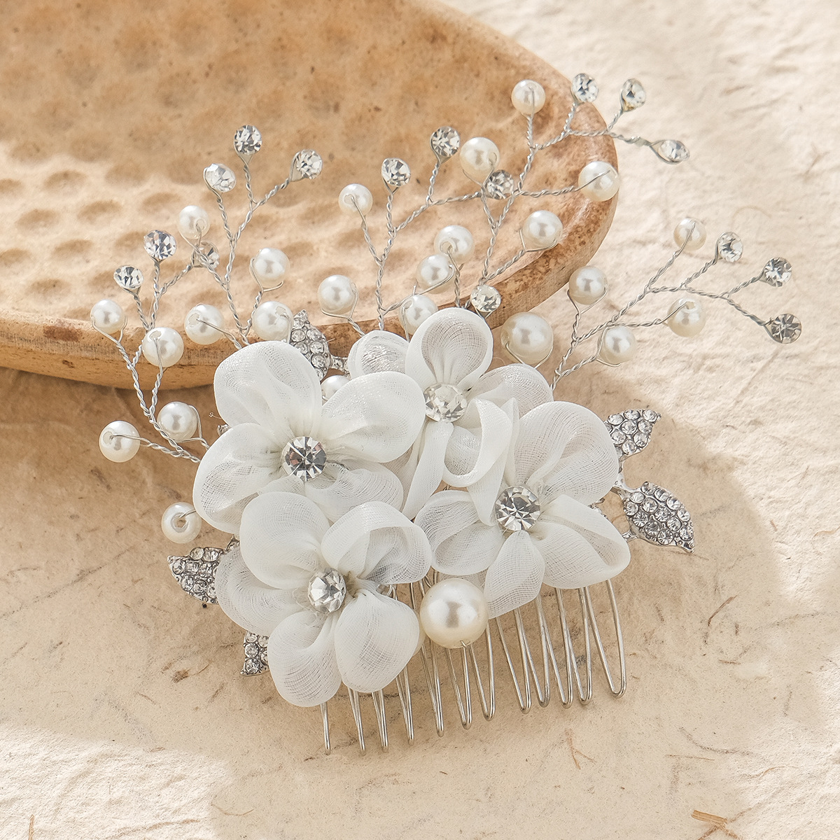 New European and American pearl water diamond updo hair comb, wedding photography and wedding accessories, versatile fabric flower bridal comb details Picture