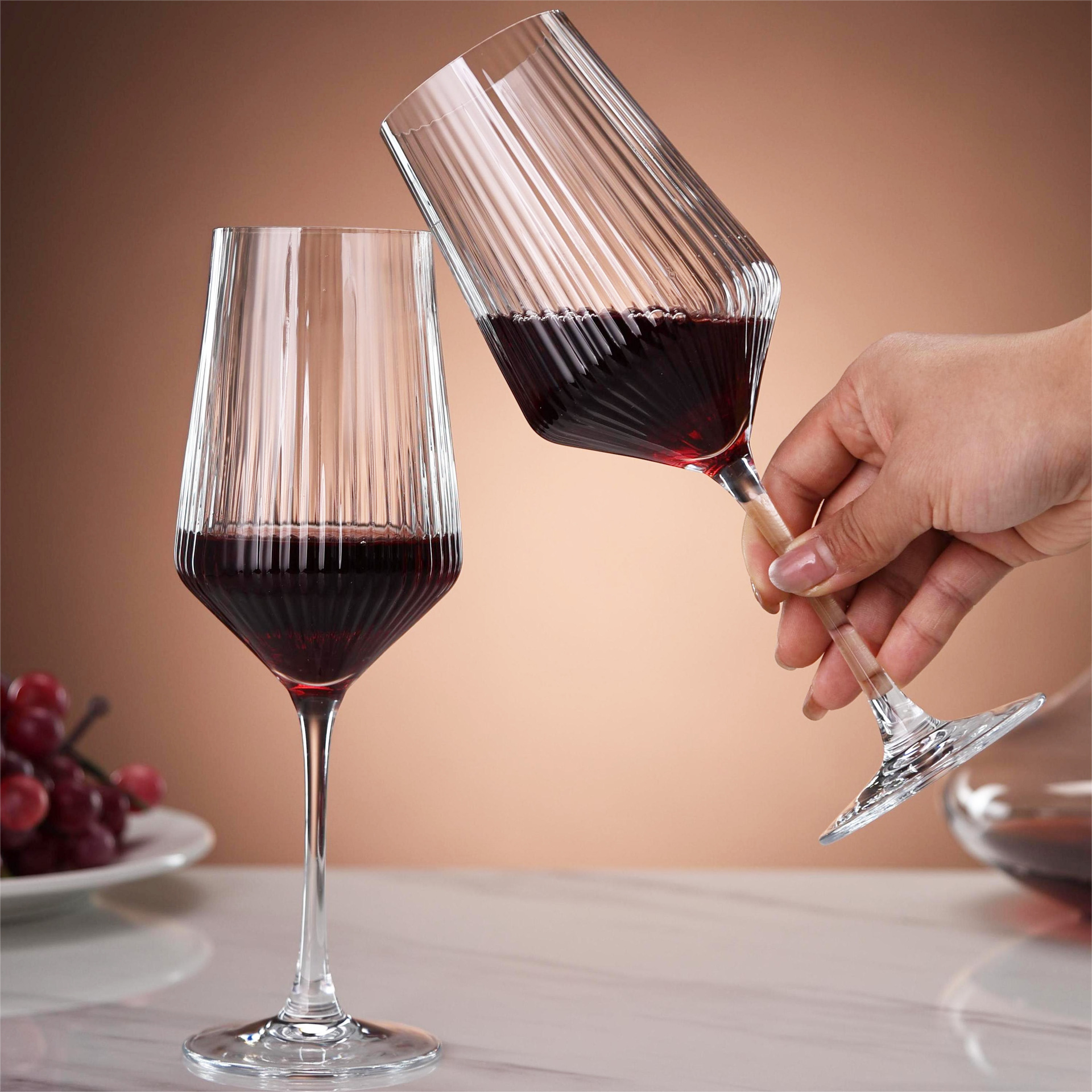 【 Factory Wholesale 】 Cold-cut vertical striped goblets, creative wine glasses, glass wine glasses, household foreign wine glasses Specification drawing