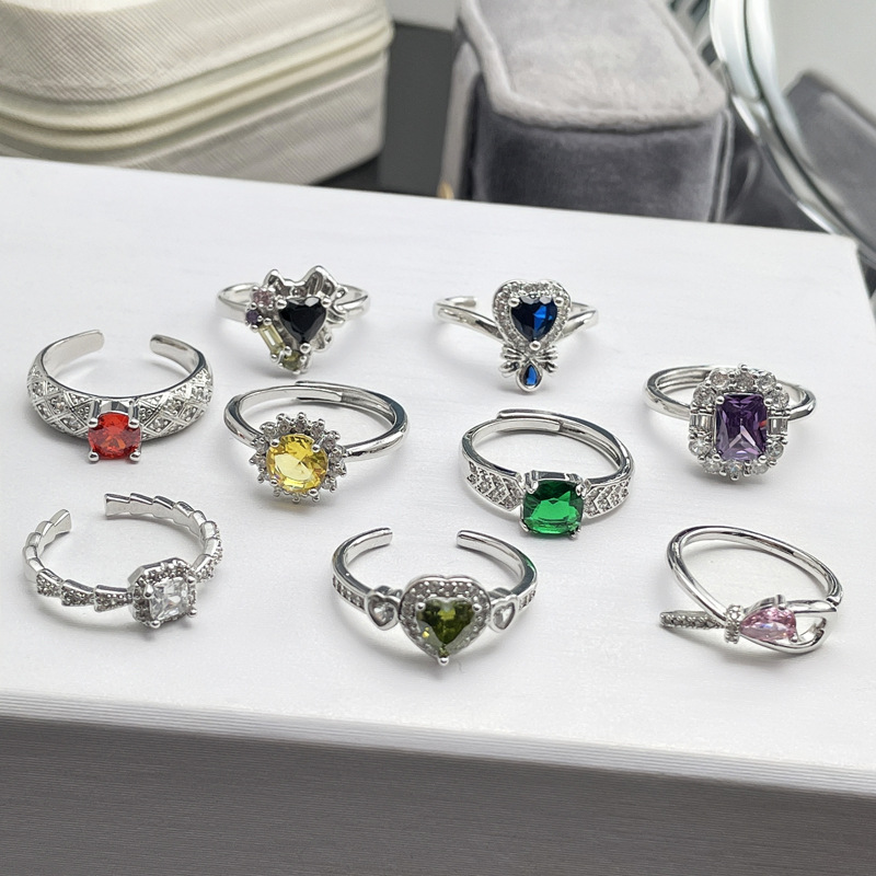 The fashionable colored gemstone series is set with zircon open rings, exuding an ink-style, niche, high-end, and light luxury elegance Application Scenario