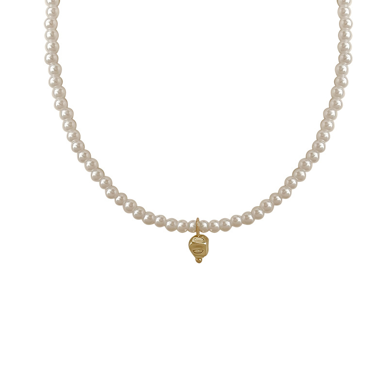 Simple and elegant, versatile pearl necklace, mini gold pearl pendant, collarbone chain feel, nearly round pearl short necklace Item Picture