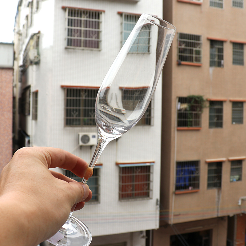 Handcrafted crystal glass tall champagne glasses, red wine glasses, tall cocktail glasses, champagne glasses manufacturer wholesale Application Scenario