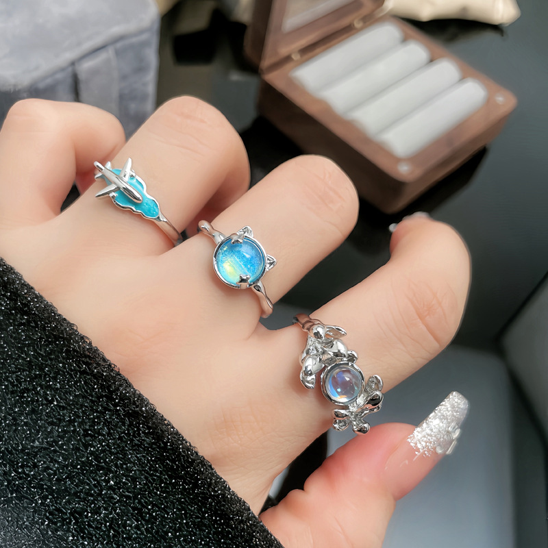 Simple and exquisite moonstone cat fashion ring, women's Instagram cold style, niche design sense, drip glaze exquisite ring full figure