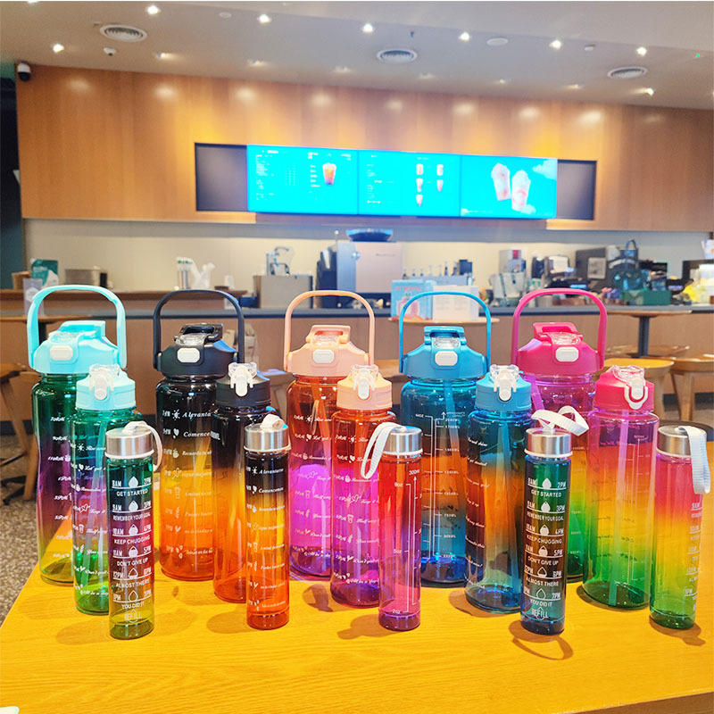 Gradient colorful three-piece set, large capacity straw, PET plastic cup with scale, fitness handle, sports cold water cup full figure