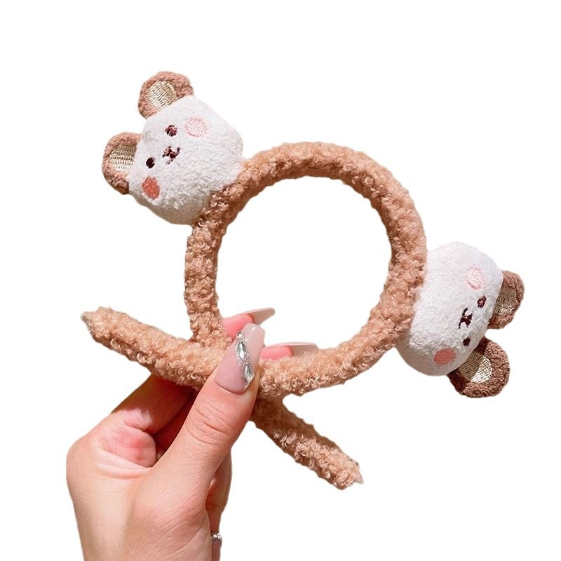 Autumn and winter Korean cute bear hair bands, girls' lamb hair wash headbands, girls' cartoon anti-slip hair-pressing headwear and hair clips Item Picture