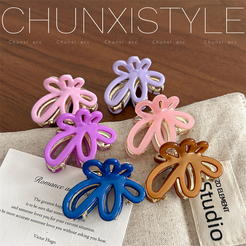 French acetate hollowed-out butterfly hair clips for girls, back of the head, updo shark clip, semi-tied hair, versatile grab clip headwear for girls Specification drawing