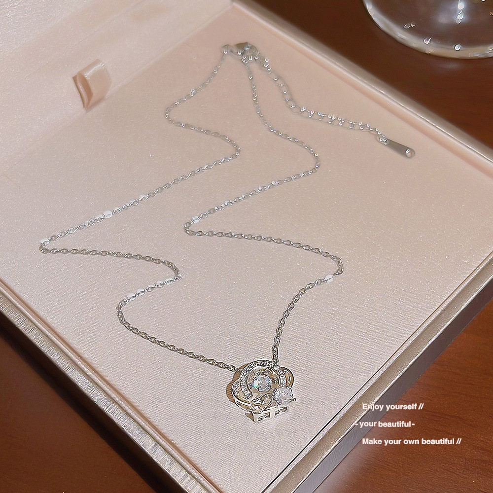 The Sweet Love 520 necklace is a versatile, light luxury and niche new collarbone chain with a design sense and a simple yet elegant pendant Specification drawing