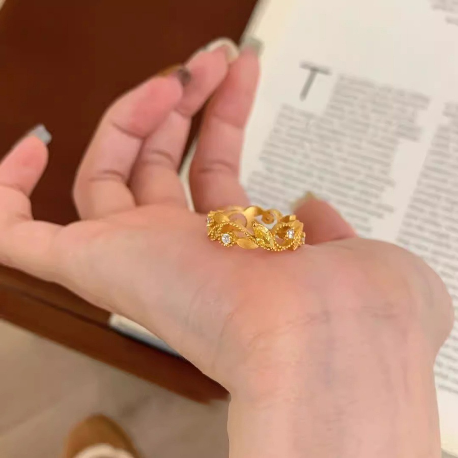 vintage iris lace vine ring for women, a light luxury and high-end index finger ring, a niche open ring full figure