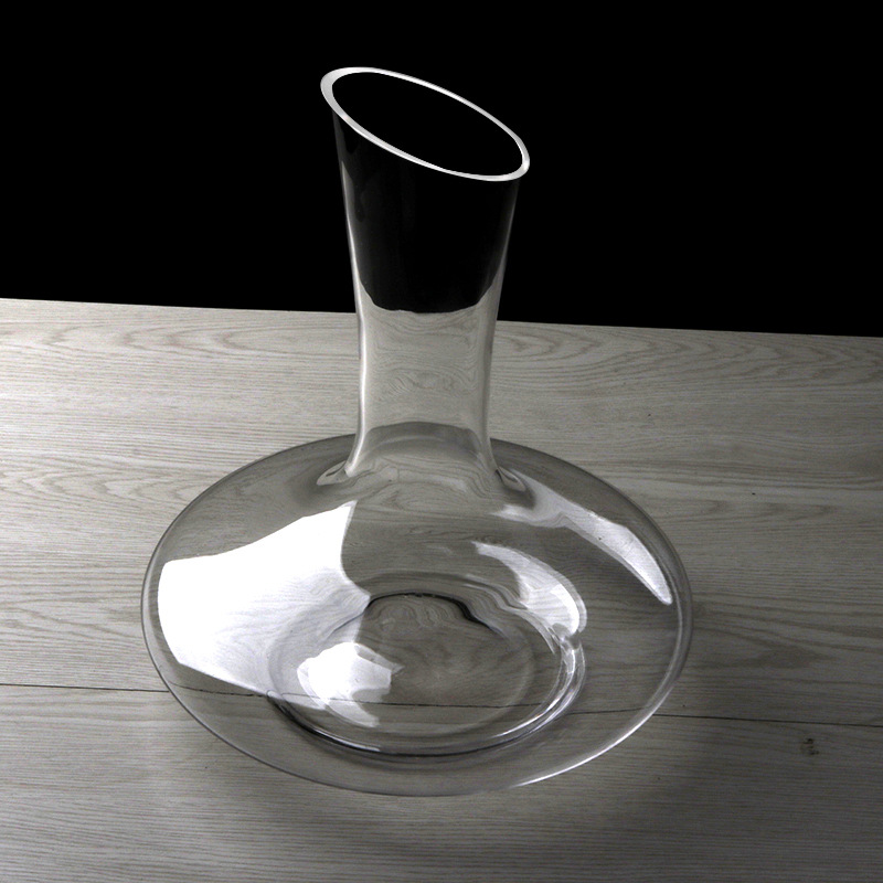 Wholesale handcrafted crystal decanter with a slanted mouth and no handle, large-belted decanter, cold-cut red wine decanter full figure