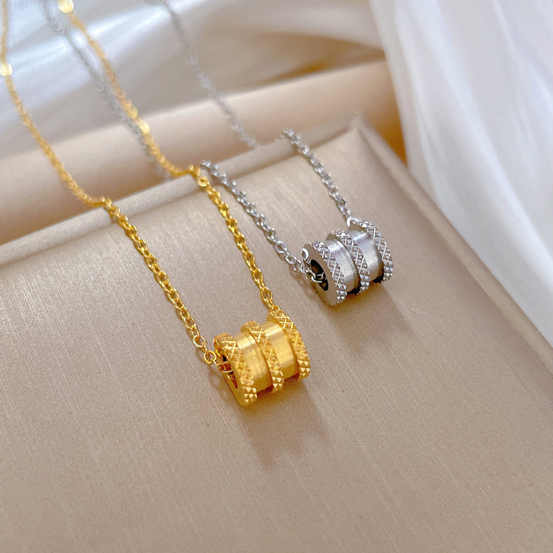 【 All-titanium Steel 】 Xiaoman Yao Furnace Inner real gold cold Necklace, female Instagram Internet celebrity collarbone chain accessory full figure