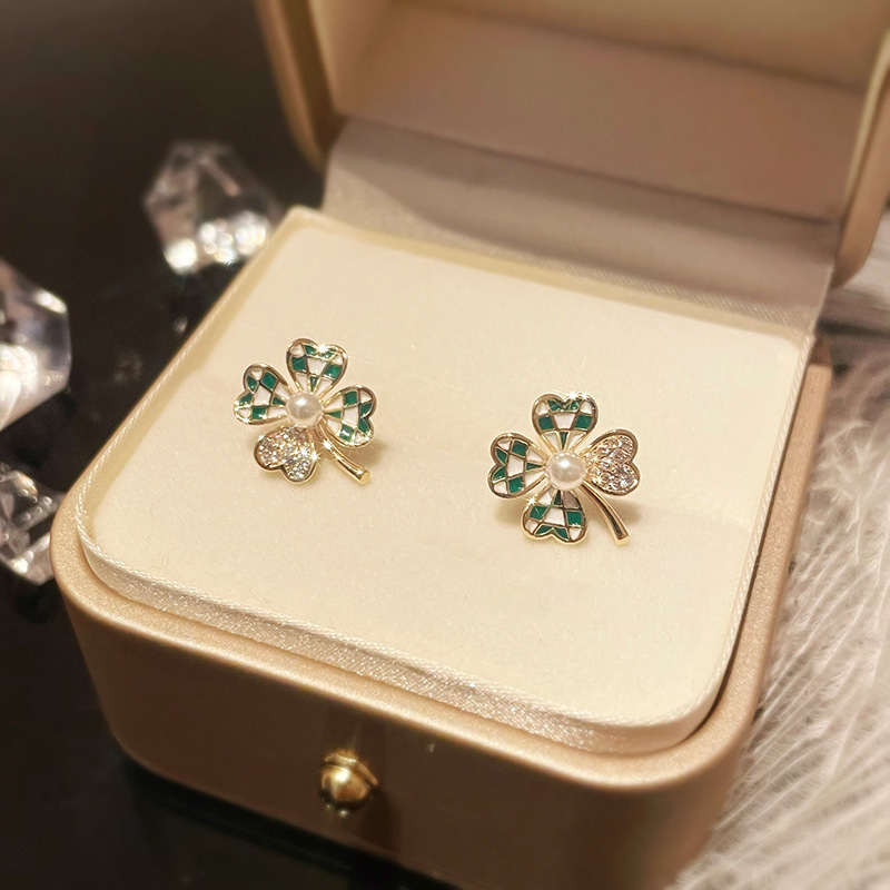 s925 silver needle, fashionable and simple, diamond-encrusted green checkered four-leaf clover stud earrings, exquisite and small, versatile earrings and earrings for women details Picture