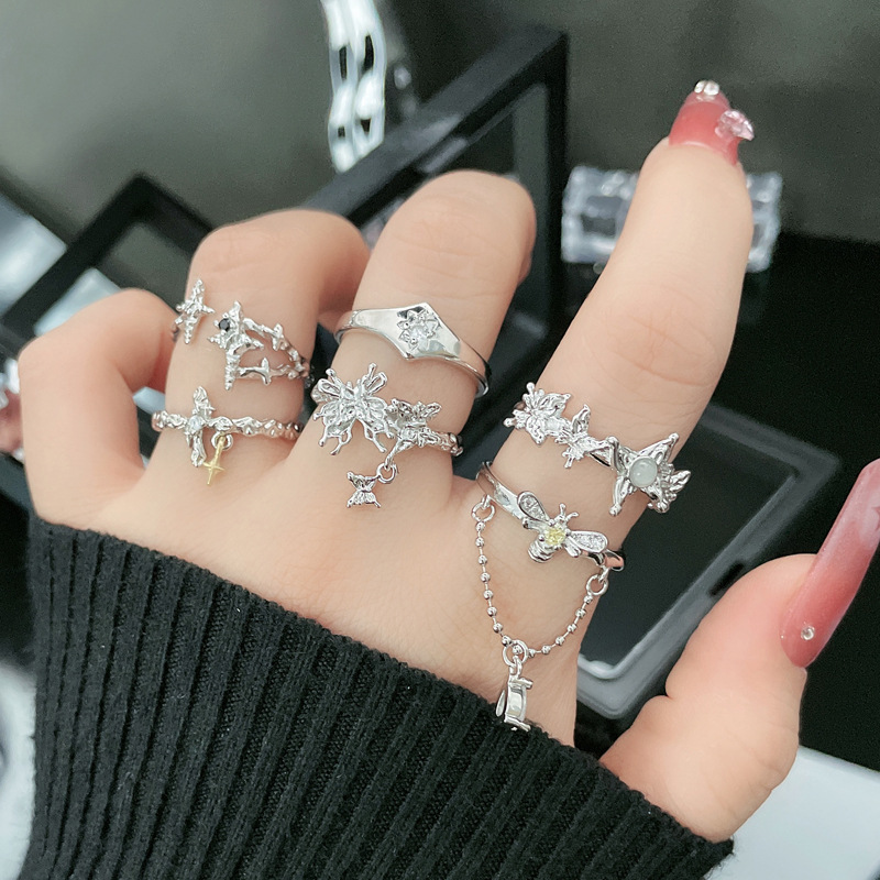 The simple and irregular texture tassel butterfly bee open ring is a trendy, high-end, fashionable and individual ring for women details Picture