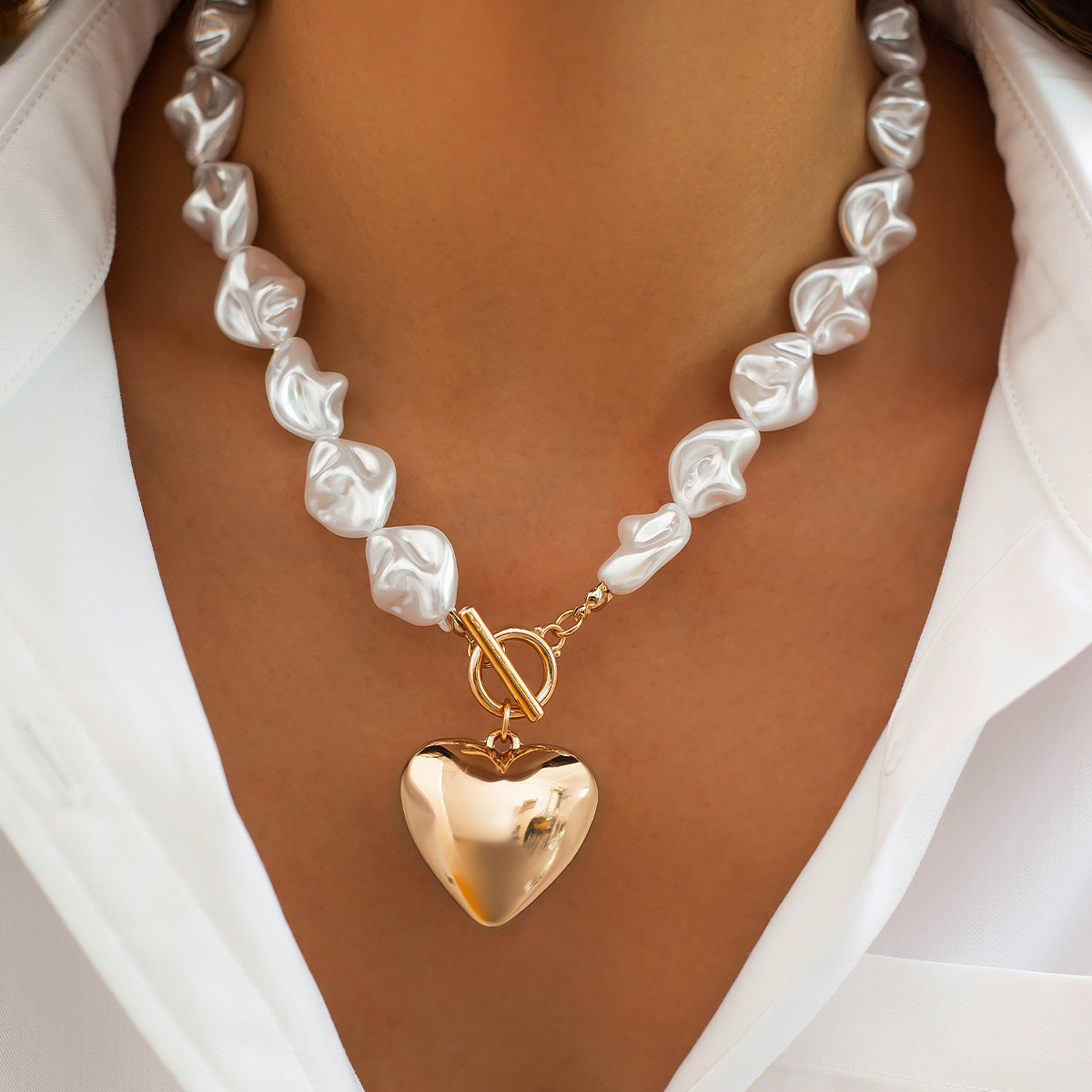 European and American cross-border jewelry, fashionable heart-shaped hollow pendant, collarbone chain, simple flat beaded pearl necklace set Specification drawing