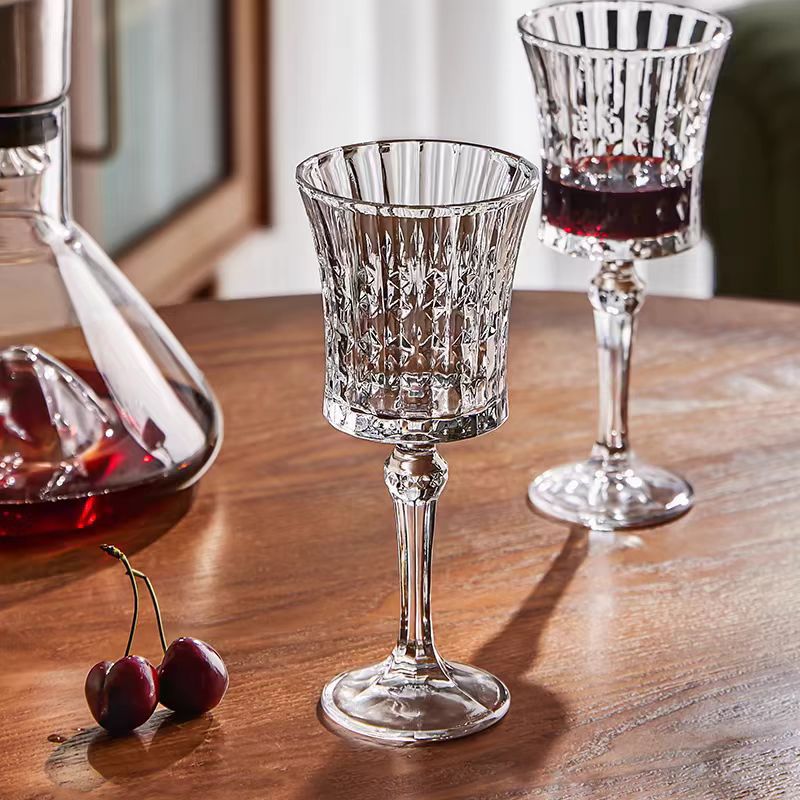 Retro embossed glass cups, creative cocktail cups, highball glasses, champagne glasses, sweet wine glasses, juice cold drink cocktail cups details Picture
