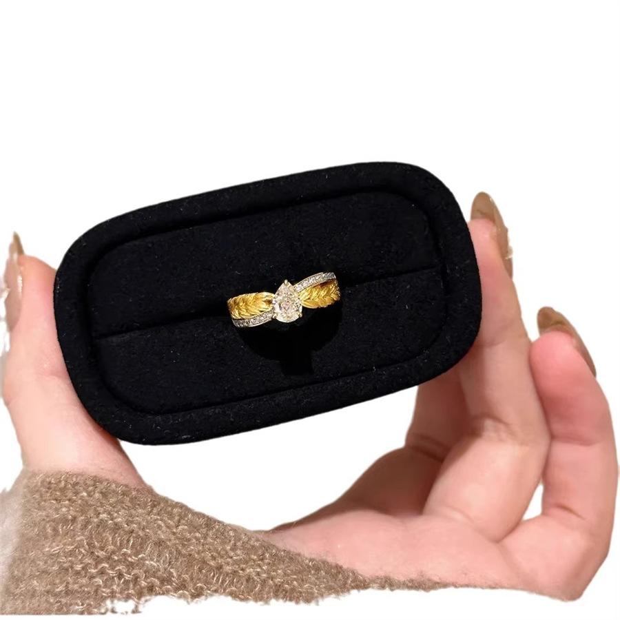 vintage wheat ear twist woven water drop zircon ring, a delicate French light luxury high-end ring for women Item Picture