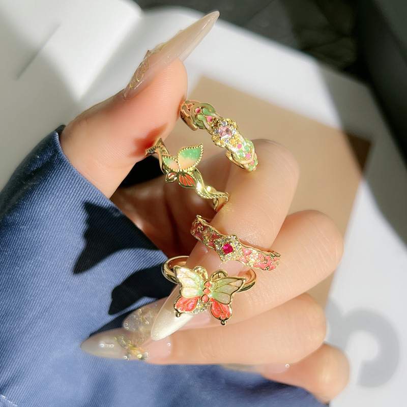 A new Chinese-style color gradient butterfly drip glaze open ring for women, with a refined, light luxury and high-end style, is a sophisticated index finger ring Application Scenario
