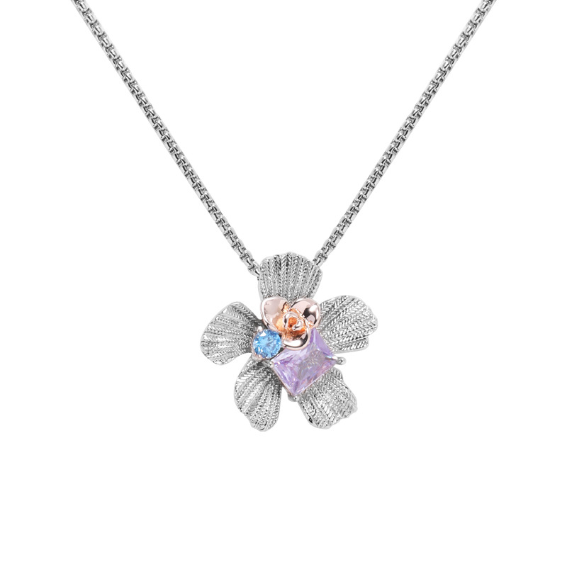 Original design, retro metal texture flower necklace, European and American light luxury, fashionable and elegant, high-end collarbone chain for women Item Picture