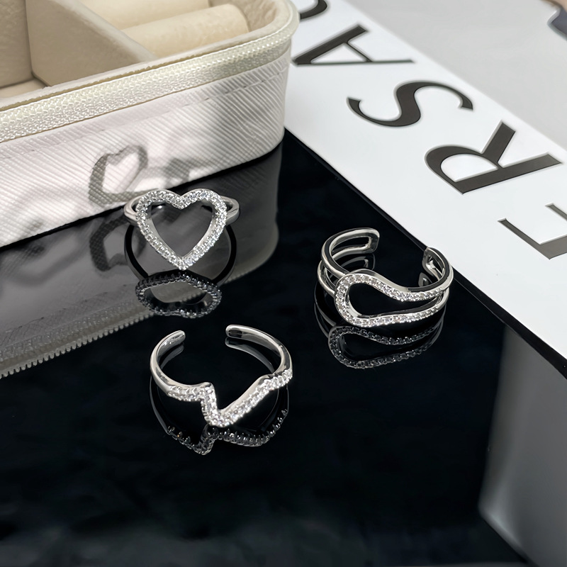 Minimalist style, exquisite and light luxury, hollowed-out heart-shaped opening ring, a fashionable and niche geometric high-end couple's ring Specification drawing