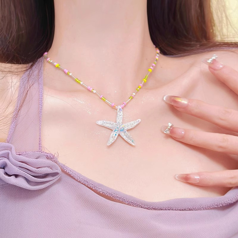 Dancing starfish, summer seaside, fresh dopamine, colorful y2k star beads collarbone chain, sweet and cool stacked necklace Application Scenario