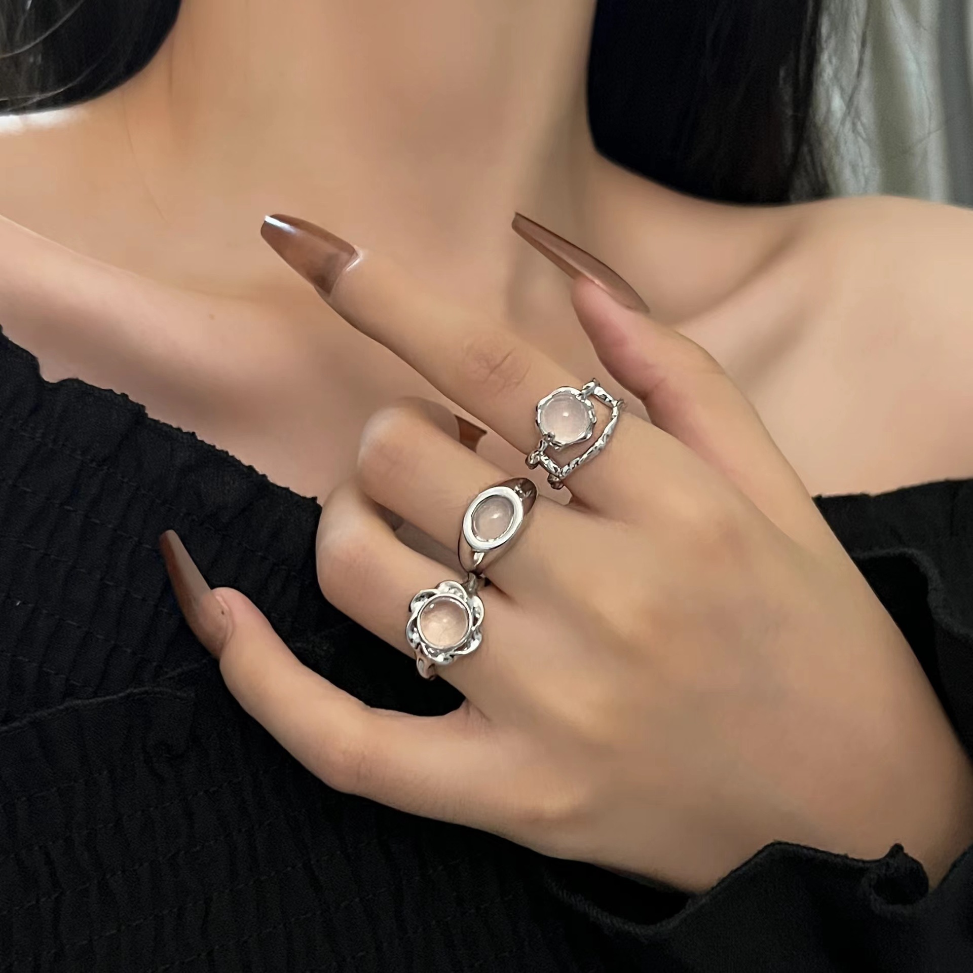 The 2022 niche design sense fashion opal open ring for women with a cold and unique style, a distinctive and elegant ring trend Specification drawing