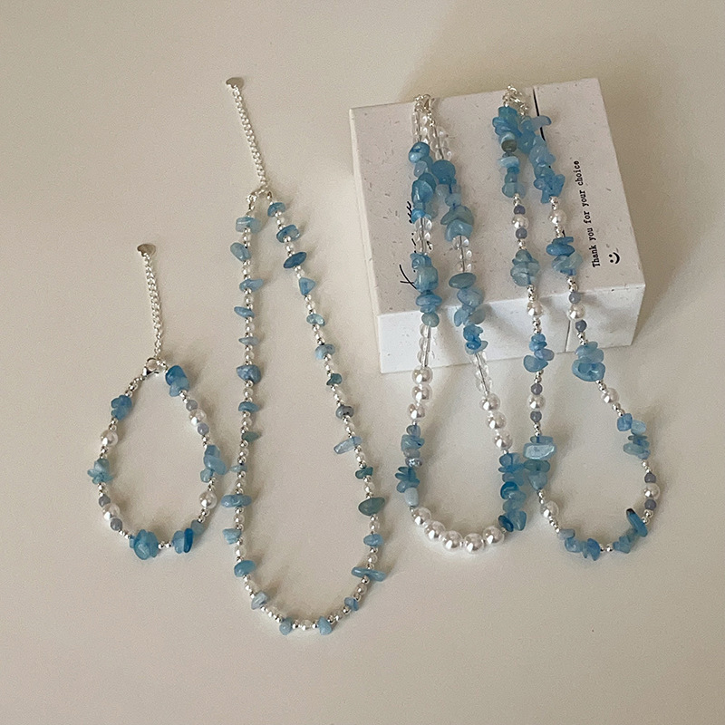 Aquamarine and pearl beaded necklace for women, fresh, simple and versatile, stylish and elegant. Collarbone chain details Picture