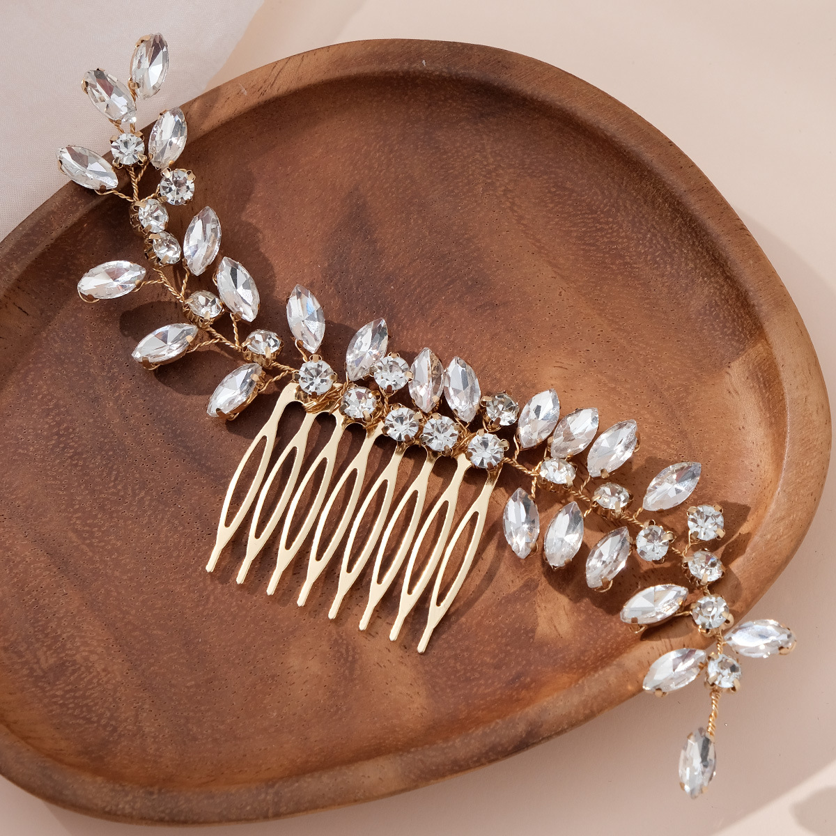 Cross-border new wedding hair accessories: Golden water diamond hair comb, wedding banquet updo headwear, crystal leaf bride's hair comb details Picture