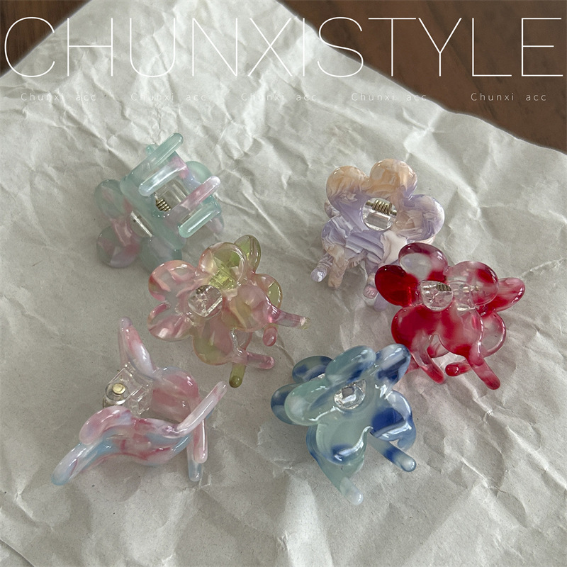 Acetic acid flower small hair clip, a delicate and exquisite summer accessory for women, a side clip for broken hair, a bangs hair clip on the forehead details Picture