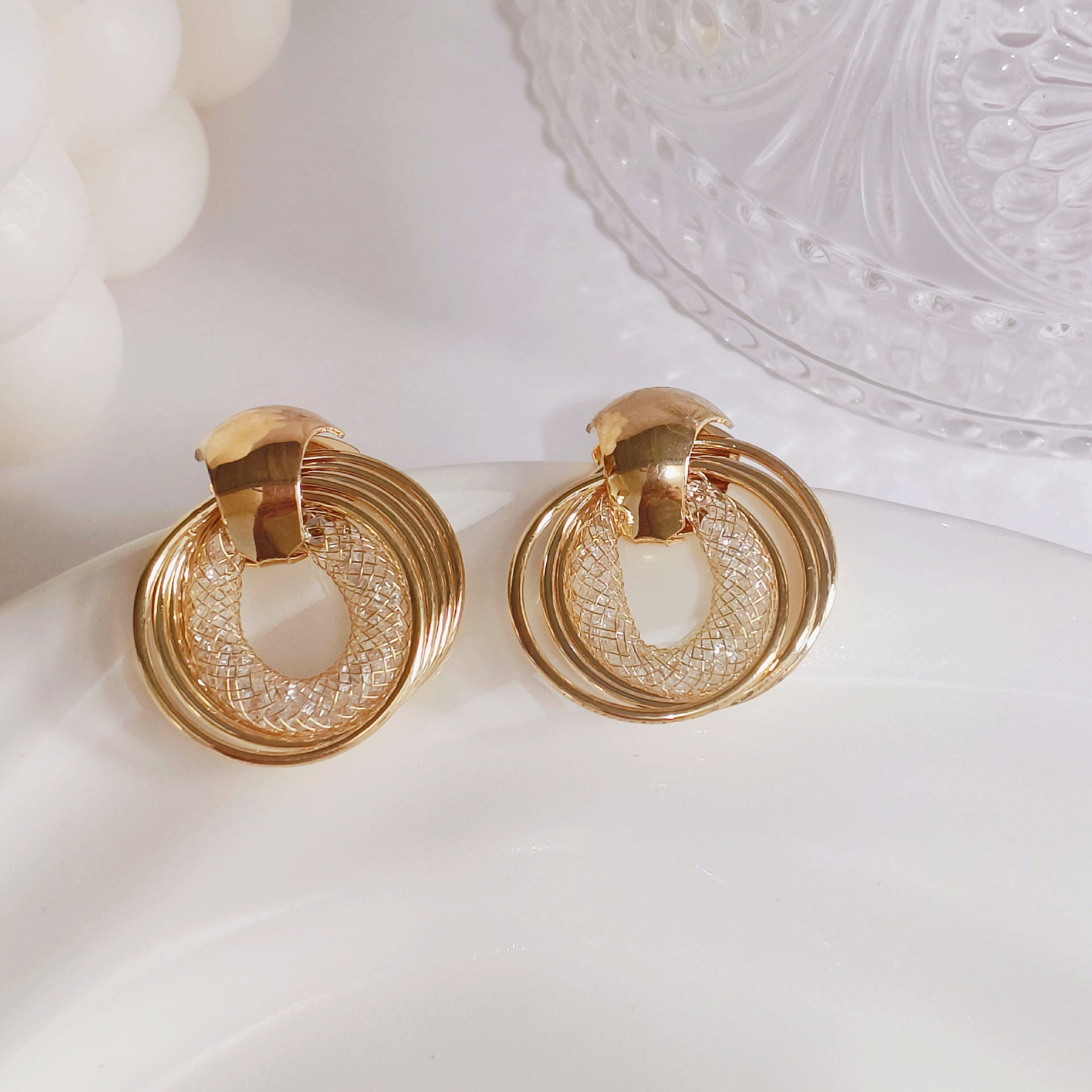 Grid sparkling diamond multi-circle earrings, stud earrings, high-end, light luxury, versatile, cross-border design sense earrings and accessories Application Scenario