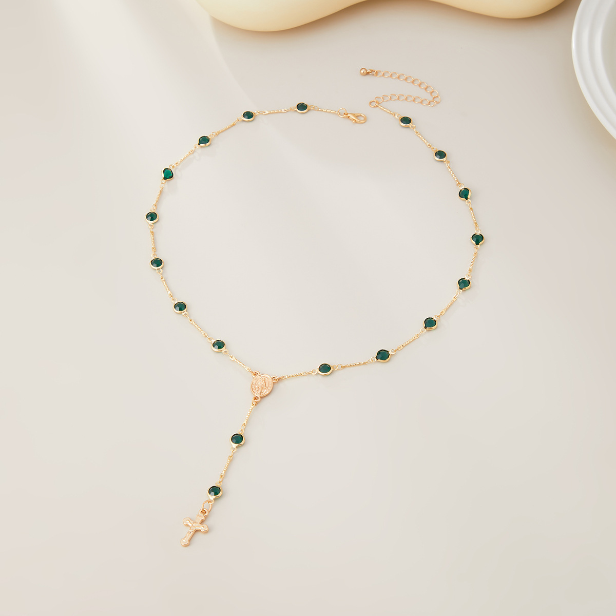 European and American cross-border jewelry style, colorful crystal stacked Y-shaped necklace, cold style metal cross tassel necklace Application Scenario