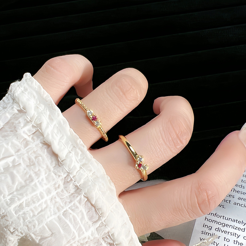 ins Cold style zircon heart ring, a niche design for women, light luxury, exquisite, sweet, cool, fashionable and individual best friend ring Specification drawing