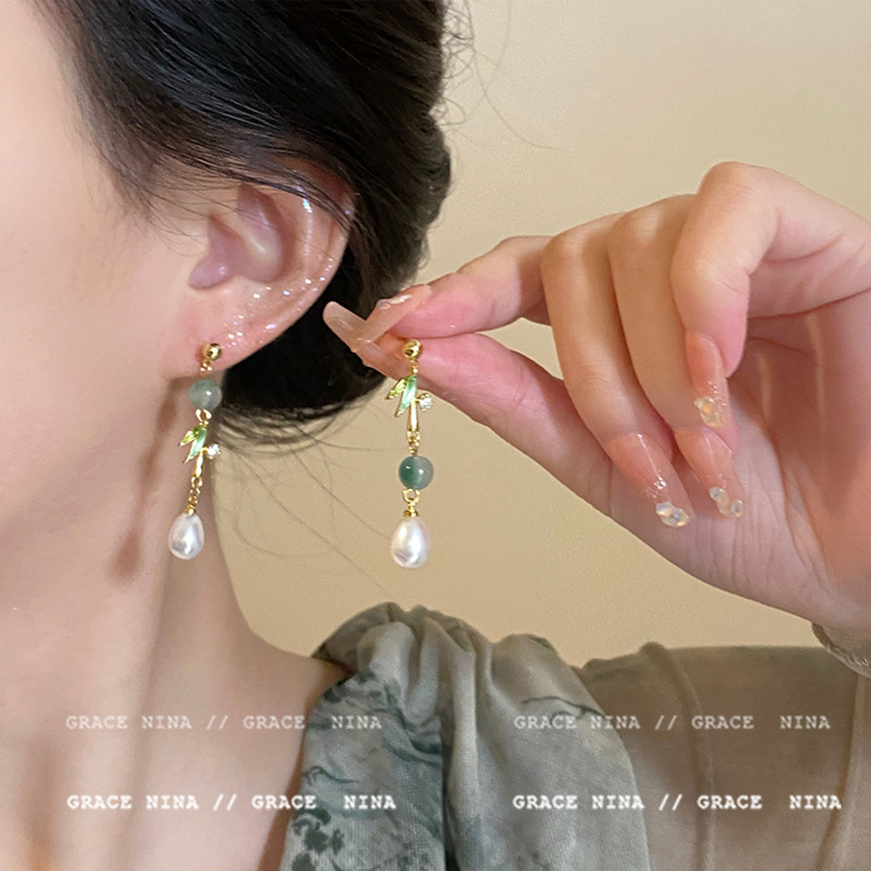 New Chinese-style bamboo leaf tassel pearl stud earrings for women, 2024 new best-selling Chinese-style earrings, high-end ancient-style earrings full figure