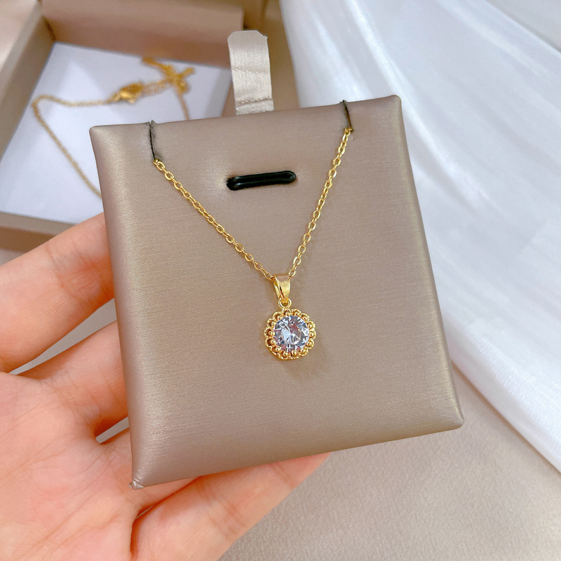 【 Titanium Steel 】 Light luxury, genuine gold, luxurious, hollowed-out zircon necklace, versatile collarbone chain for female Internet celebrities, titanium steel chain Specification drawing