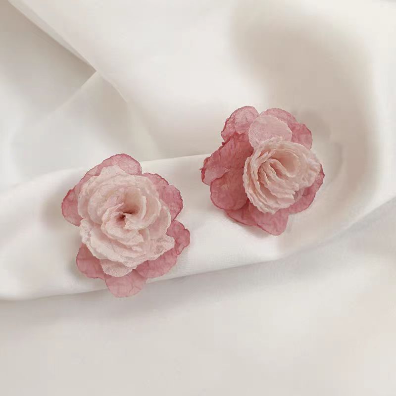 French romantic pink chiffon flower stud earrings for women, Instagram-chic, retro and socialite vacation style new earrings Specification drawing