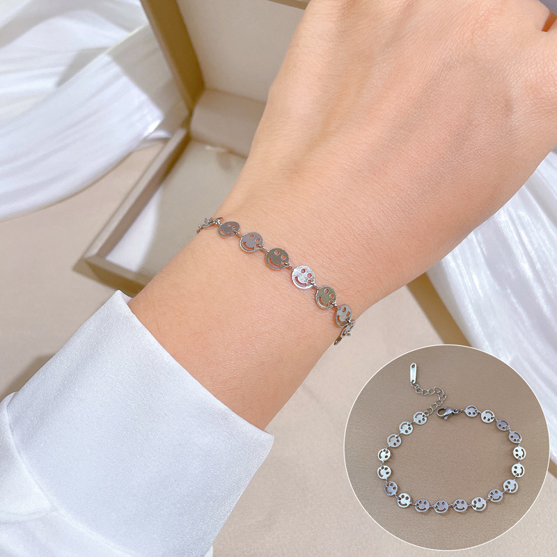 【 All-titanium Steel 】 Dongdaemun Minimalist style smiling face personalized chain bracelet Female Internet celebrity retro best friend Specification drawing