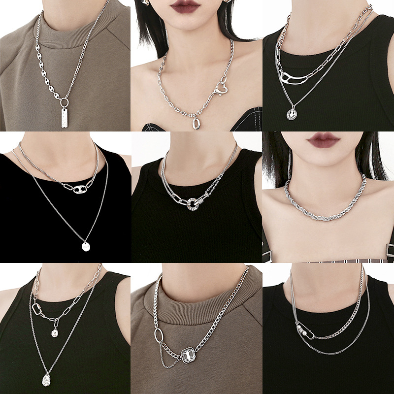 Necklaces, niche female accessories, snake-bone chains, ins accessories, fashionable accessories, high-end European and American neckchains, sweater chains, collarbone chains full figure