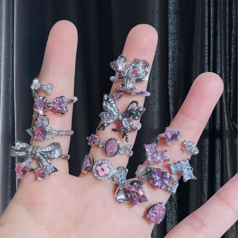 The light luxury sweet and cool pink diamond series is a fashionable and individual open-top ring. It's a trendy Instagram-chic style with a cold and layered exquisite food ring details Picture