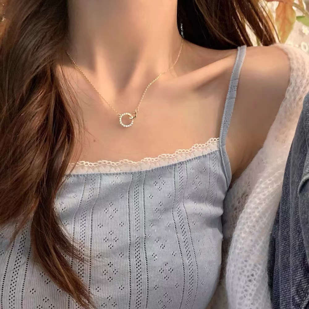 Geometric necklace 2023 New women's light luxury niche collarbone chain design sense decorative neckchain accessory pendant details Picture