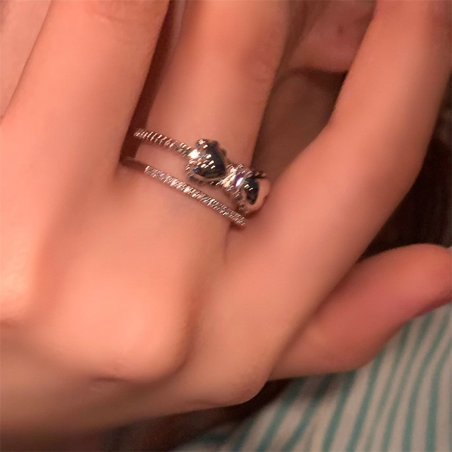 Sweet double-layer bow ring, a niche design for women, a high-end index finger ring, an ins fashionable, individual and versatile ring Application Scenario