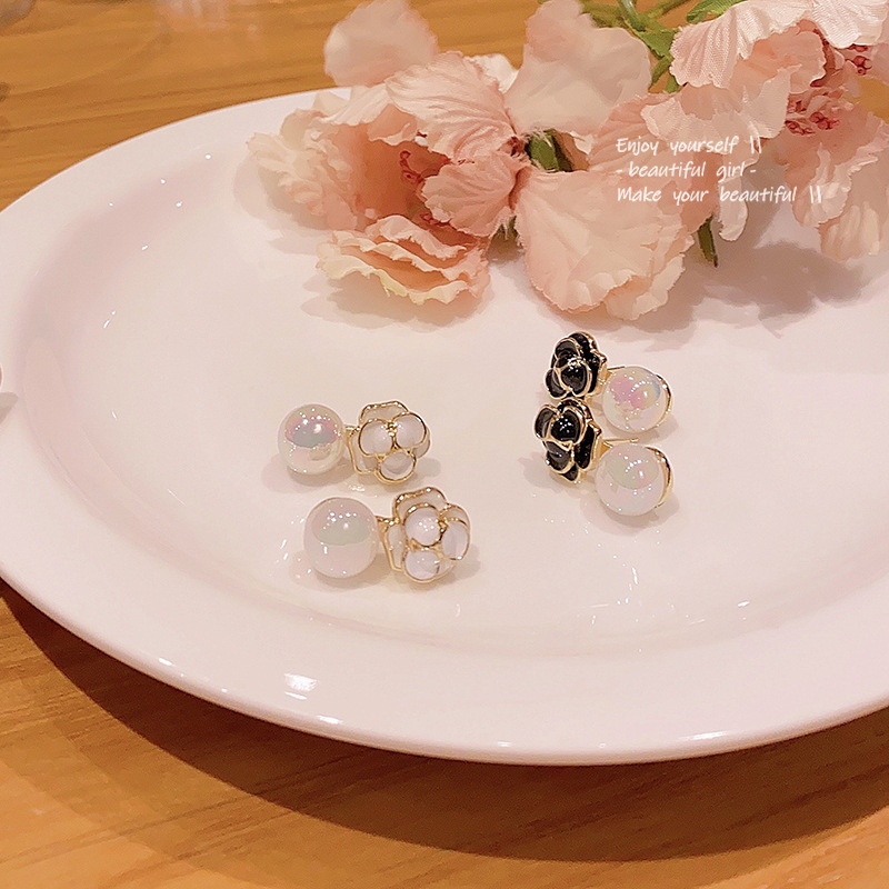 Wholesale of 925 Silver Needle New Mermaid Pearl Stud earrings for women with an ins style, light luxury and high-end design, versatile earrings Application Scenario