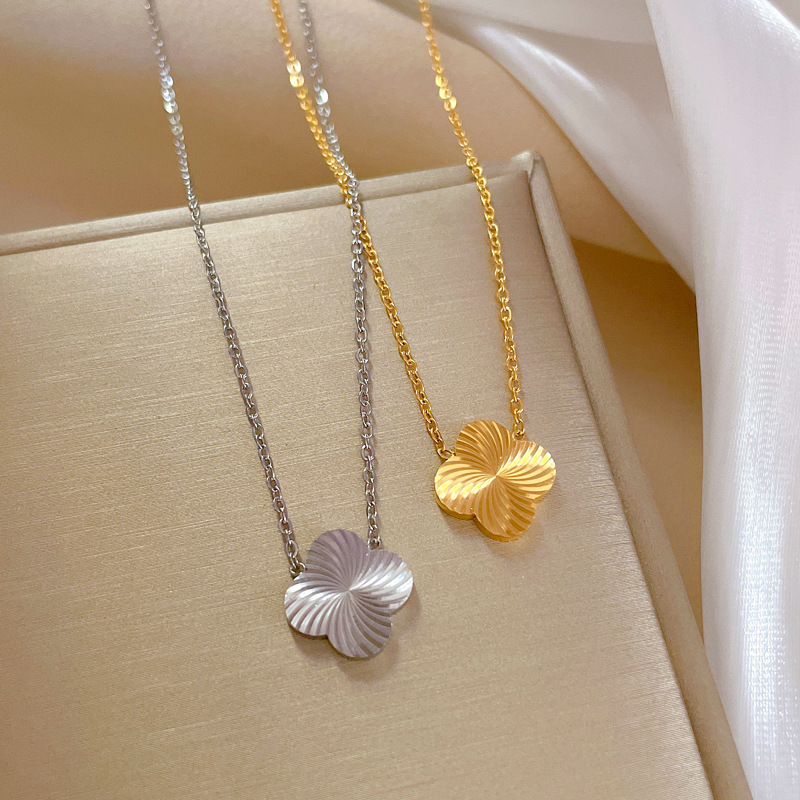 【 All-titanium Steel 】 Four-leaf rotating minimalist style furnace, real gold necklace, female Instagram influencer collarbone chain to match Specification drawing