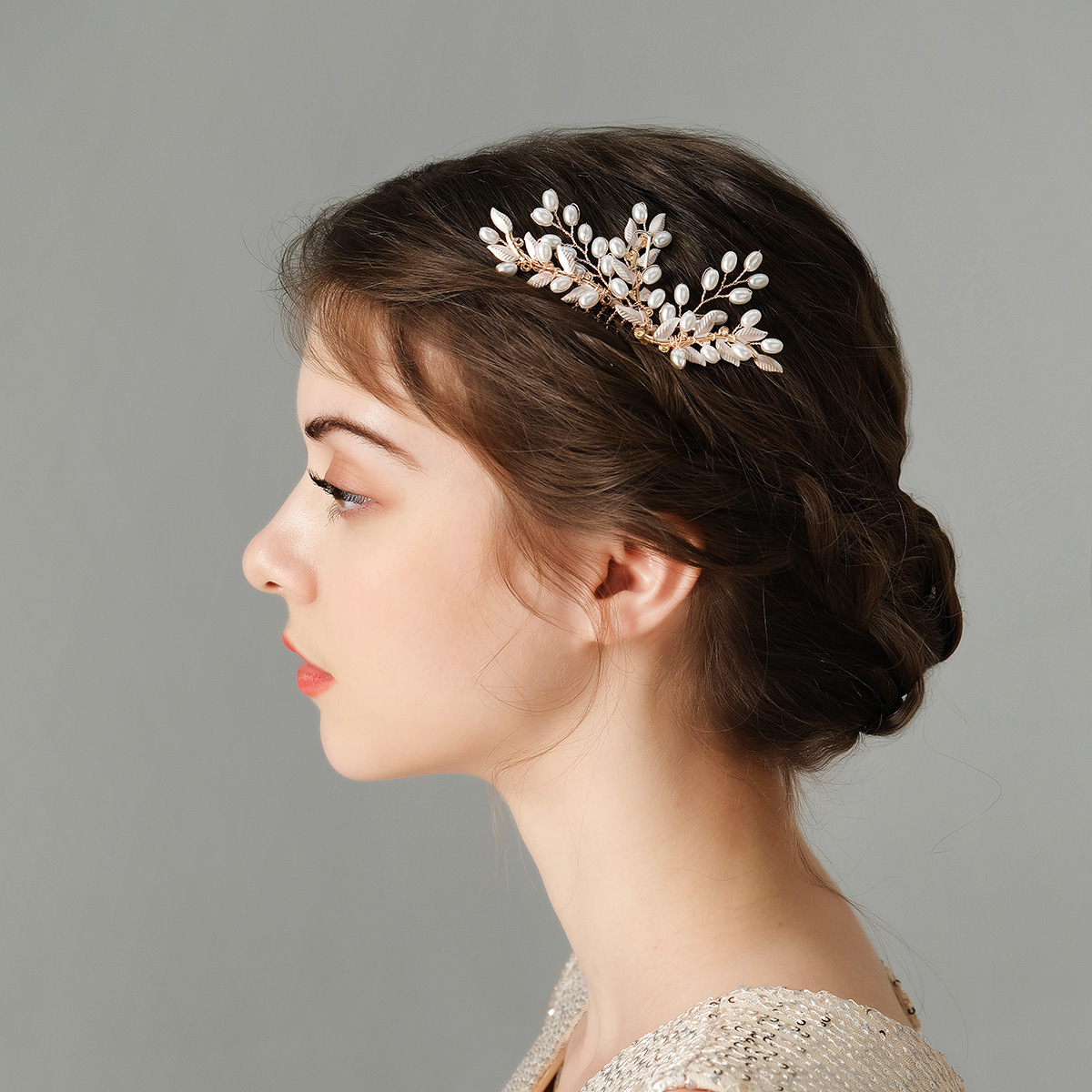 Korean-style wedding dress, evening gown, hair accessory, beautiful forest-style alloy leaf comb, Xiuhe dress, and pearl hair comb full figure