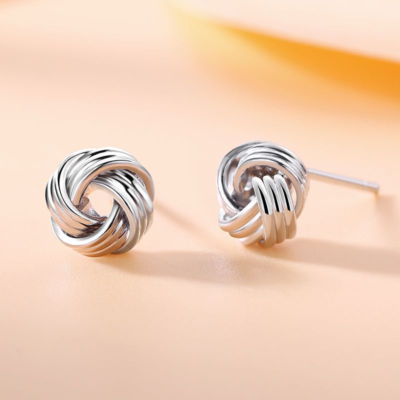 Wholesale of 2025 new style simple and classic, elegant and high-end, personalized twisted earrings, twisted stud earrings, student accessories Specification drawing