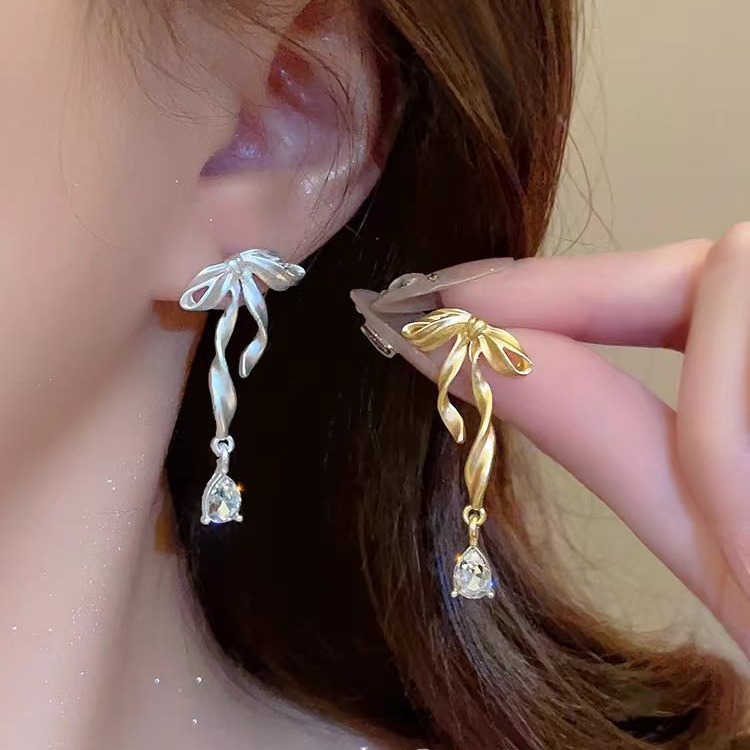 Bow ribbon zircon stud earrings for women, sweet and elegant, niche design sense earrings, elegant and high-end, internet-famous earrings full figure