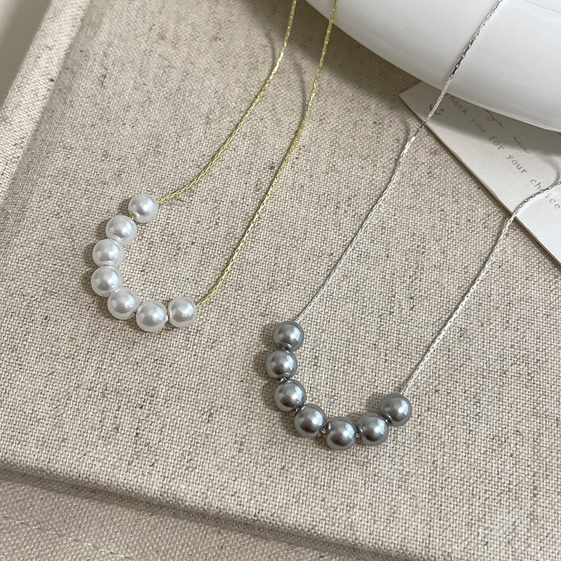 Simple pearl beaded collarbone chain, a new style of elegant accessory for women in 2023, a French light luxury and niche necklace full figure