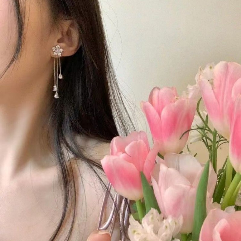 2025 New bestseller Super fairy stud earrings ~ Elegant flower tassel earrings, light luxury and niche design, high-end earrings for women full figure